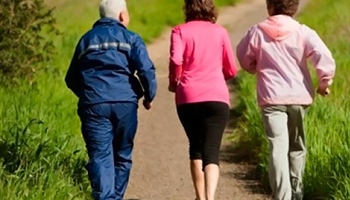 Δύο ώρες περπάτημα την εβδομάδα μειώνουν τις πιθανότητες πρόωρου θανάτου